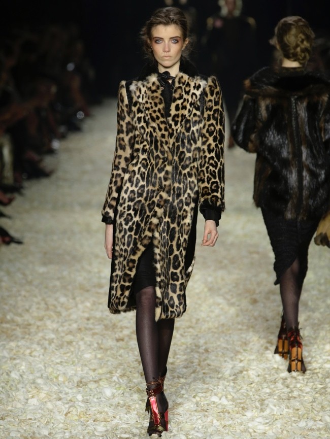 tom-ford-2015-fall-winter-runway-photos14.jpg