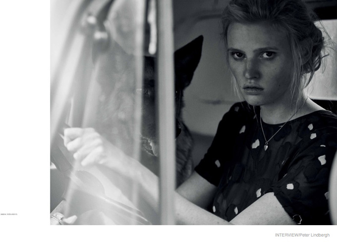 lara-stone-fashion-editorial-black-white061.jpg