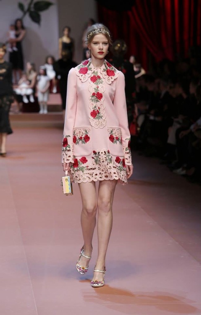 dolce-gabbana-fall-winter-2015-runway54.jpg