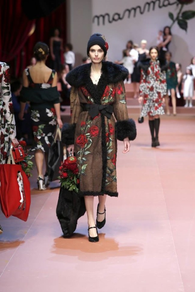 dolce-gabbana-fall-winter-2015-runway77.jpg