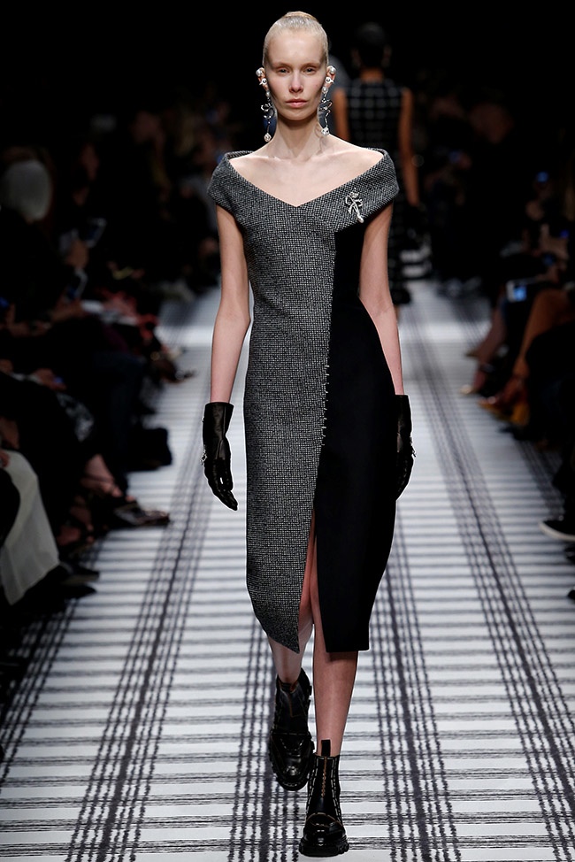 balenciaga-fall-winter-2015-runway04.jpg