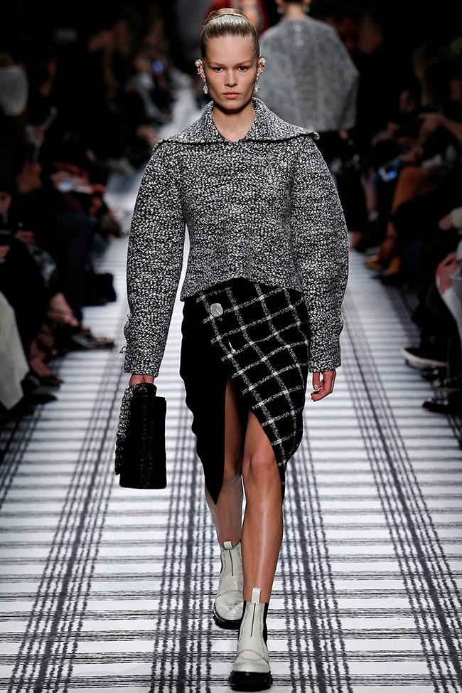 balenciaga-fall-winter-2015-runway07.jpg