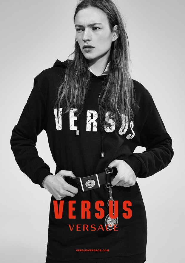 Versus-Versace-Fall-Winter-2015-Collier-Schorr-06-620x882.jpg