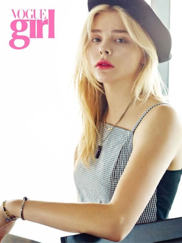 Chloe-Grace-Moretz-Vogue-Girl-July-2015-Cover-Shoot02-800x1333.jpg