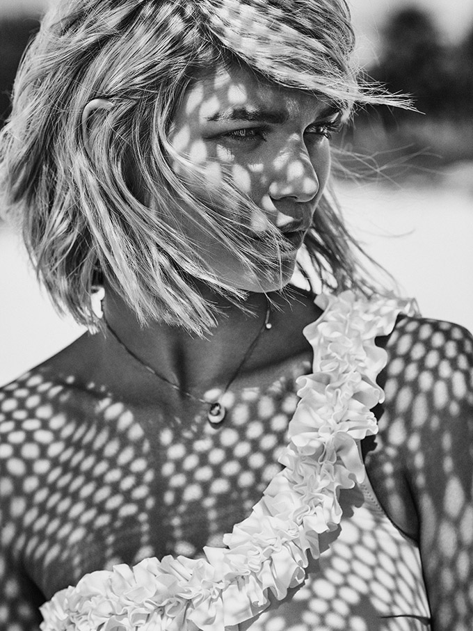 Luisa-Hartema-Beach-Editorial01-800x1444.jpg