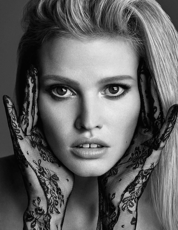 Lara-Stone-W-Korea-September-2015-Cover-Editorial03.jpg