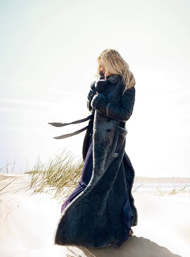 Lily-Donaldson-Bazaar-UK-David-Slijper-05-620x836.jpg