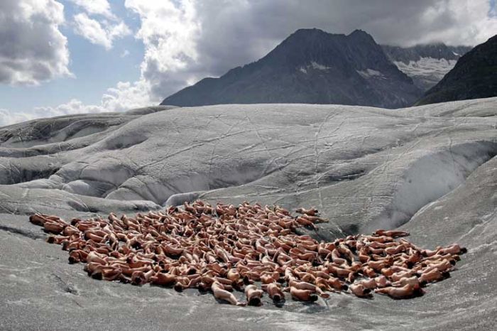 spencer tunick switzerland aletsch